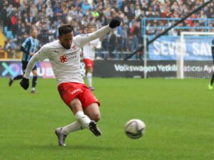 Sivasspor’da Erdoğan Yeşilyurt, Cezalı Duruma Düştü