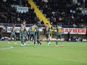Spor Toto Süper Lig: Aytemiz Alanyaspor: 2 - Fenerbahçe: 5 (Maç Sonucu)