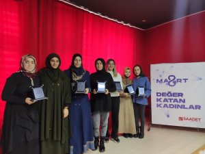 Saadet Partisi Rize'de Hayata Değer Katan Kadınları Ödüllendirdi