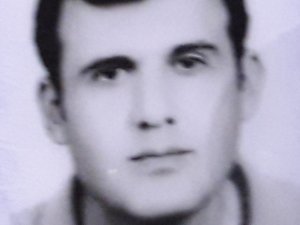 Mezarlıkta Av Tüfeğiyle Vurulmuş Erkek Cesedi Bulundu