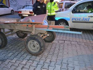 150 Kilogramlık Demir Hırsızlığını Trafik Polisi Engelledi