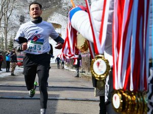 Abb’den 14 Mart Tıp Bayramı’nda Pandemide Hayatını Kaybeden Sağlıkçılar İçin Koşu