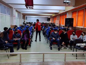 Öğrenciler Terör Konusunda Bilgilendiriliyor