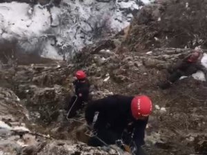 Uçuruma Yuvarlanan Keçi 6 Saatte Kurtarıldı