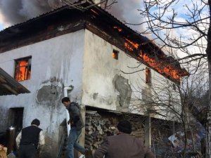 Kastamonu’da İki Katlı Evde Korkutan Yangın