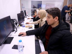 Gençlik Meclisinden Grafik Tasarım Kursu