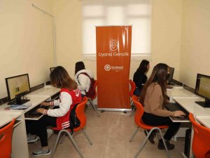 Dicleli Gençler Akademi Lise İle Üniversiteye Hazırlanıyor