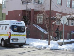 Tüfeğini Temizlerken Kendi Vurdu