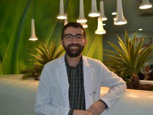 Doç. Dr. Ata: “Tükürük Bezi Taşlarının Lazerle Kırılması Organ Koruyucu İşleme Dönüşmüştür”