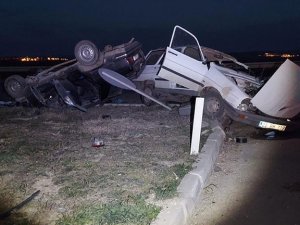 Kavşakta Çarpışan İki Otomobil Hurdaya Döndü: 4 Yaralı