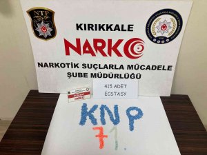Narkotik Köpeği "Adam" 415 Adet Uyuşturucu Hap Buldu