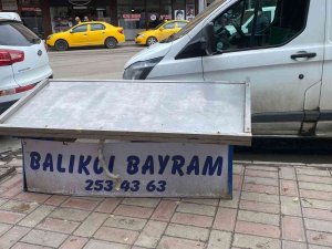 Soğuk Hava Ve Kar Yağışı Nedeniyle Tezgahlar Boş Kaldı