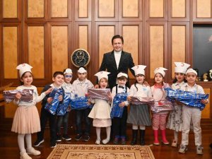 Tuzlalı Miniklerden Başkan Yazıcı’ya Tıp Bayramı Sürprizi
