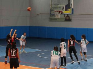 Tatvan’da ‘Okullar Arası Basketbol Müsabakası’ Başladı