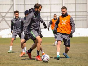 Konyaspor, Fenerbahçe Maçı Hazırlıklarına Başladı