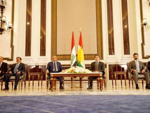Irak Başbakanı El-kazımi, Erbil’deki Saldırı Bölgesini Ziyaret Etti