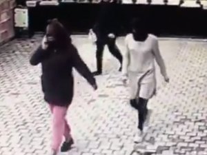 Bursa’da Peçeli Kadın Hırsızlar Kamerada