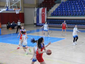 Tbf Gençler Ligi: Düzce Atletik: 46 - Botaş: 74