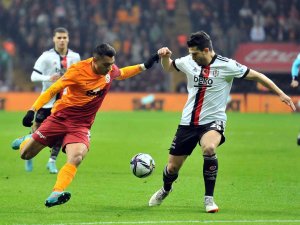 Spor Toto Süper Lig: Galatasaray: 2 - Beşiktaş: 0 (İ̇lk Yarı)