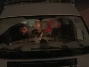 Kars’ta Yolda Mahsur Kalan 15 Kişi Donmaktan Son Anda Kurtarıldı