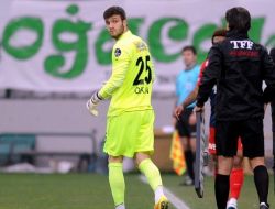 Okan Kocuk İlk Lig Maçına Çıktı