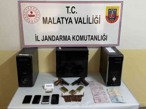 Sanal Ortamında Yasa Dışı Bahis Oynatanlara 4 Gözaltı