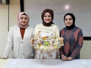 Bağcılar Çocuk Gelişimi Kursiyerleri, Evdeki Malzemelerle Organik Oyun Hamuru Yapmayı Öğrendi