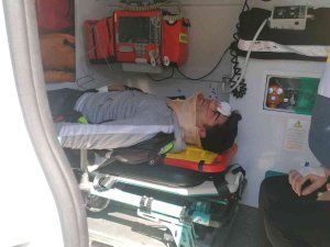 Otomobil Motosikletle Çarpıştı: 2 Yaralı