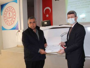 Beşiri’de Çiftçilere Fıstık Yetiştiriciliği Eğitimi Verildi