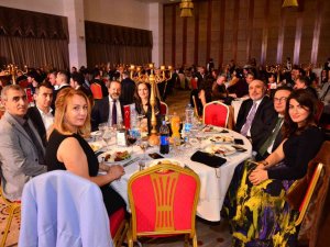 Gelişim Ve Palmiye Hastaneleri Doktorları Tıp Bayramı Balosunda Buluştu
