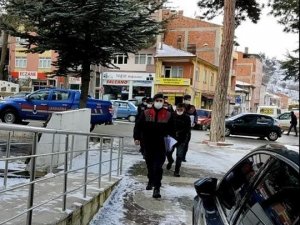 Bilecik Jandarması 5 Ayrı Yerde Hırsızlık Yapan 4 Kişiyi Yakaladı