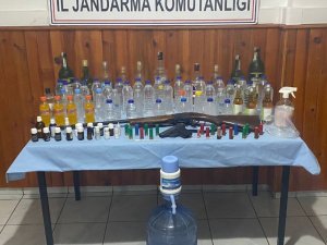 İ̇nternetten Sipariş Ettiği Kimyasal Madde İle Sahte Alkol Üretenlere Operasyon