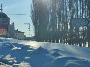 Tosya’da Telefon Direklerinden 400 Metre Kablo Çalındı