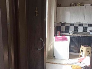 ’Alacağım’ Var Diye Kapıyı Açtırıp Çamaşır Makinesini Götürdü