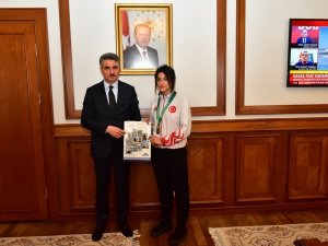 Avrupa Muay Thai Şampiyonu Aslan’ın Hedefi Dünya Şampiyonluğu