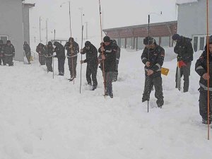 Rüzgar Enerji Santrali Personeline Çığ Eğitimi