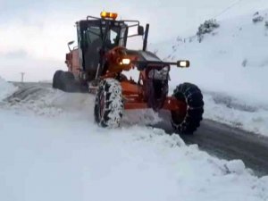 Siirt’te Kar 27 Köy Ve 2 Mezrayı Ulaşıma Kapattı