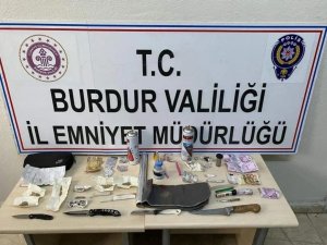 Şüpheli Şahısların Aracından Uyuşturucu Çıktı