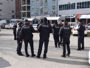 İ̇ki Grubun Silahlı Kavgasında Kurşunlar Havada Uçuştu