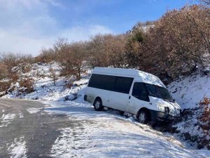 Öğrenci Servisi Kaza Yaptı: 1 Yaralı