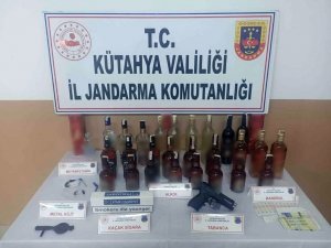 Ekskavatörle Kaçak Kazı Yapan 4 Kişi Suçüstü Yakalandı