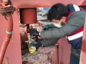Jandarmanın Düzenlediği Operasyonda 55 Bin Litre Kaçak Akaryakıt Ele Geçirildi