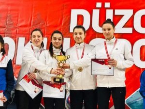 Şampiyon Sporcular Sevinçlerini Kaymakam Yıldırım İle Paylaştı