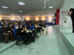 Kütahya’da “Kpss Ve Daha Fazlası” Konulu Konferans