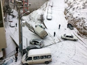 Yollar Tuzlanmayınca Kazalar Ardı Ardına Geldi