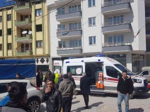 Hasmını İlçenin Göbeğinde Vurdu