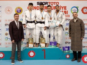 Kağıtspor Ordu’dan 11 Madalyayla Döndü