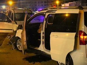 Trafik Kazasında Yaralanan 19 Yaşındaki Genç Kız Yaşamam Tutunamadı