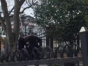 Şehrin Göbeğinde Yaşlıların Kavgası Kamerada