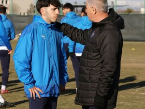 Afyonspor, Deplasmanda Oynayacağı Maçın Hazırlıklarını Sürdürüyor